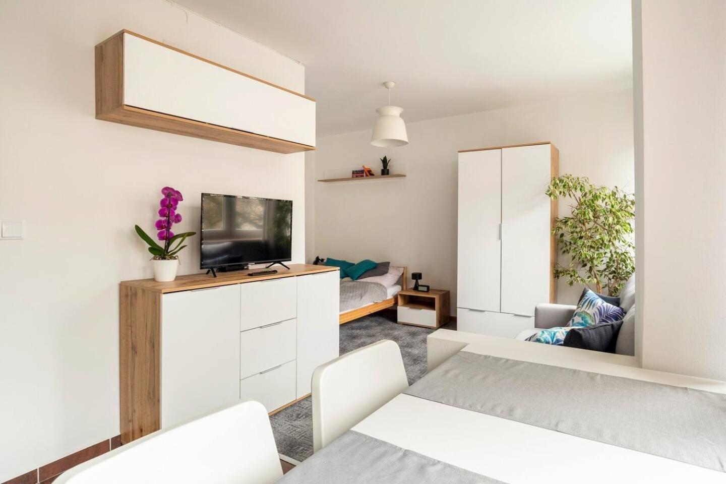 Przytulny I Cichy Apartament Blisko Centrum Варшава Екстер'єр фото